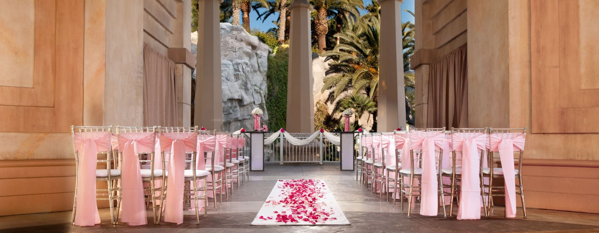 Glitz & Entertainment